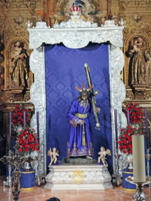 Arte y devoción,Nuestro Padre Jesús Nazareno estrena una túnica pintada con incrustaciones de cristal y oro en Alcalá del Río