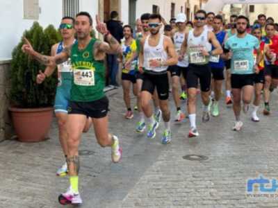 Casi medio millar participantes en la histórica Media Maratón Costa de la Luz
