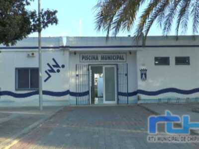 La piscina municipal de Chipiona disfruta de nueva instalación solar fotovoltáica para autoconsumo