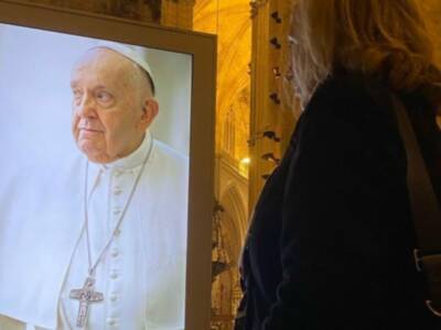 La Catedral de Sevilla acogerá la misa funeral por el papa Francisco el martes 29 a las ocho de la tarde