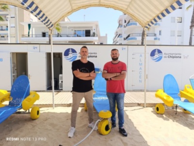 VOX de Chipiona denuncia “merma y dejadez” en los servicios que se prestan en las playas a las personas con movilidad reducida