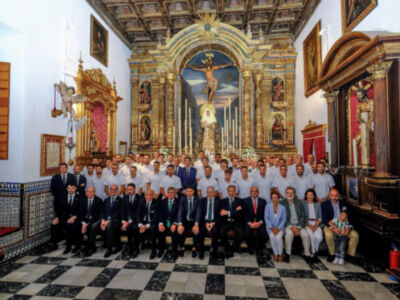 Ofrenda floral de Betis a la Hermandad del Museo en el 450 aniversario de su fundación 