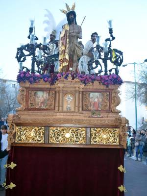  La Hermandad de la Piedad y Salud y Esperanza de Sevilla,recorre San Lázaro en una intensa jornada de fe por el Día de Andalucía