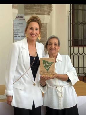 LA PERIODISTA CHARY SÁNCHEZ RECIBE EL PREMIO ANDALUCÍA+SOCIAL POR SER UN REFERENTE PARA EL PUEBLO GITANO AL TALENTO Y LIDERAZGO