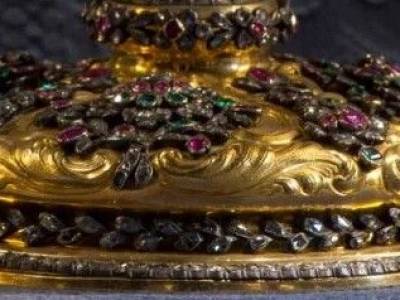 “El copón del Jueves Santo, joya de oro y gemas que ilumina la historia de la Catedral de Sevilla” 