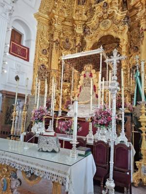  La Virgen del Rocío emociona a vecinos, hermandades y peregrinos en una intensa madrugada de fe