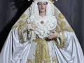 María Santísima de la Esperanza, ataviada para el tiempo estival 
