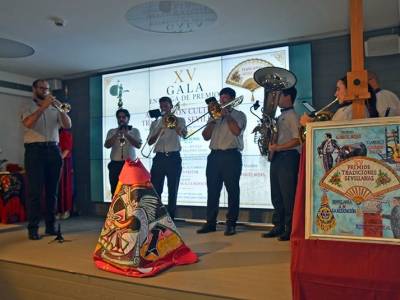  La XV Gala de Tradiciones Sevillanas rinde homenaje a quienes mantienen vivo el patrimonio cultural de Sevilla 