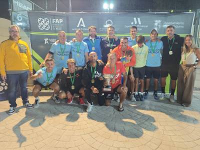 La selección de Málaga, campeona de Andalucía de veteranos de 1.ª categoría.