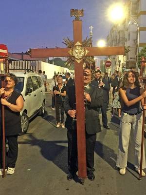  Nuestra Señora del Desconsuelo recorre las calles de la Barriada de los Principe y del Polígono Norte de Sevilla,en una jornada de oración y recogimiento